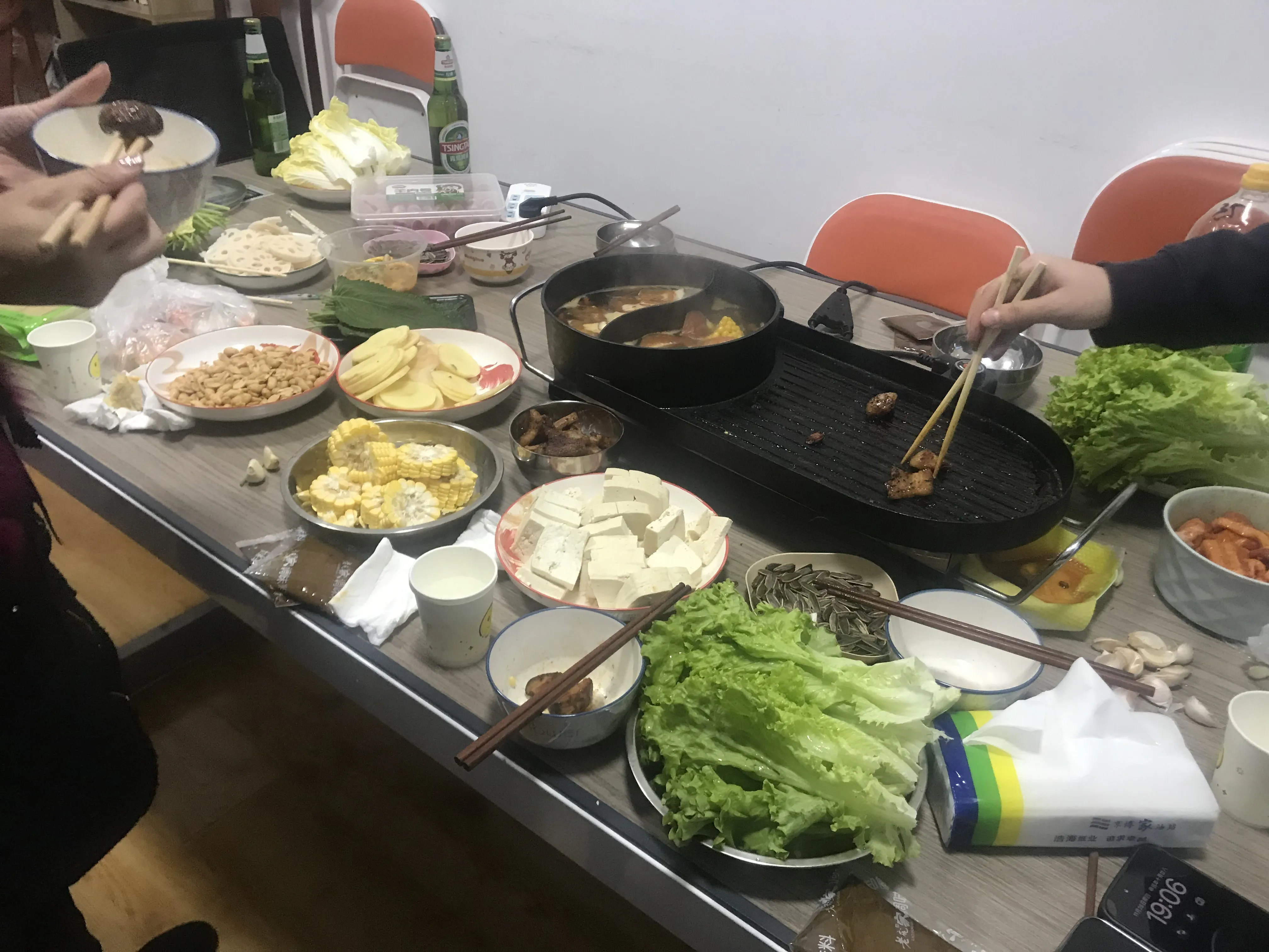 Perhimpunan pasukan untuk makan malam