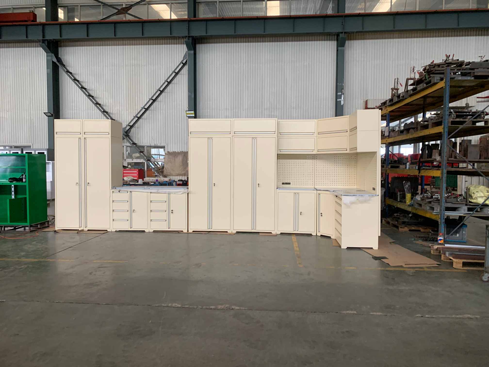 Betapa mudahnya kabinet alat garaj modular?